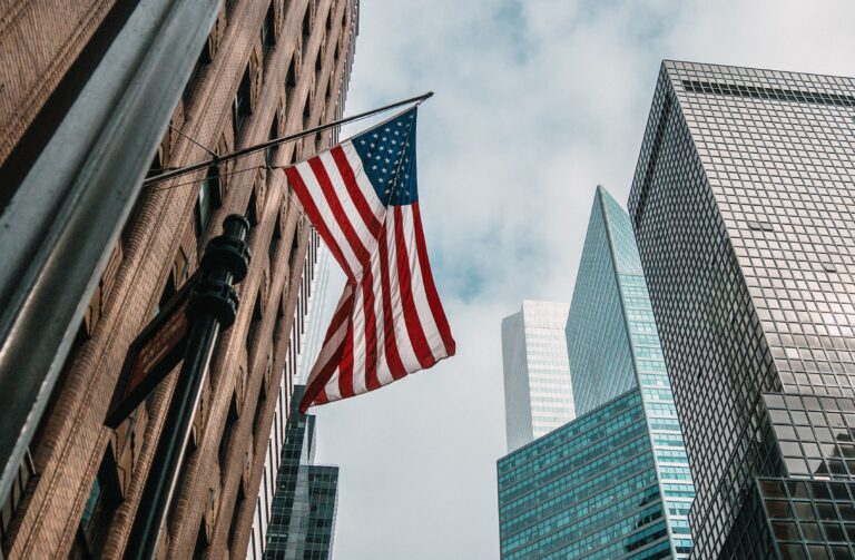 Read more about the article Brasileiros nos EUA devem declarar renda no Brasil e nos Estados Unidos: entenda as regras e prazos